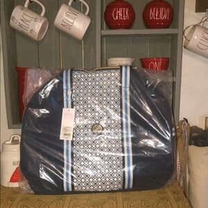 Lilly Pulitzer Quilted Puffer Halton Travel Bag Low Tide Navy